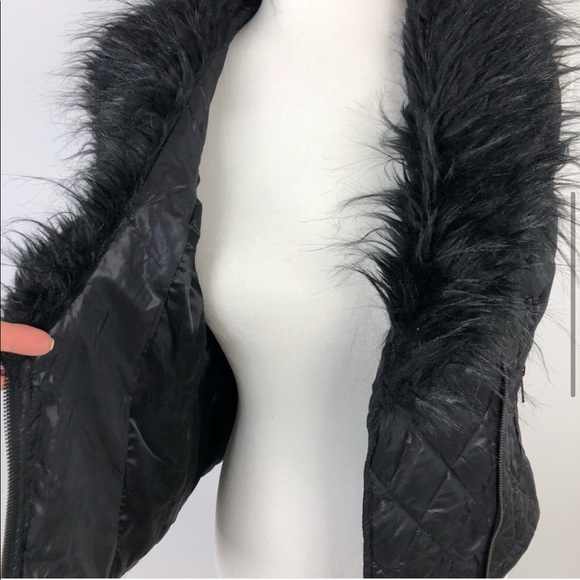 Faux fur vest - Picture 3 of 7